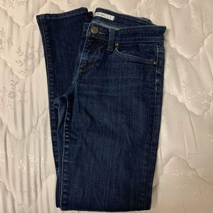 Joe’s Chlesea dark wash skinny jeans size 26